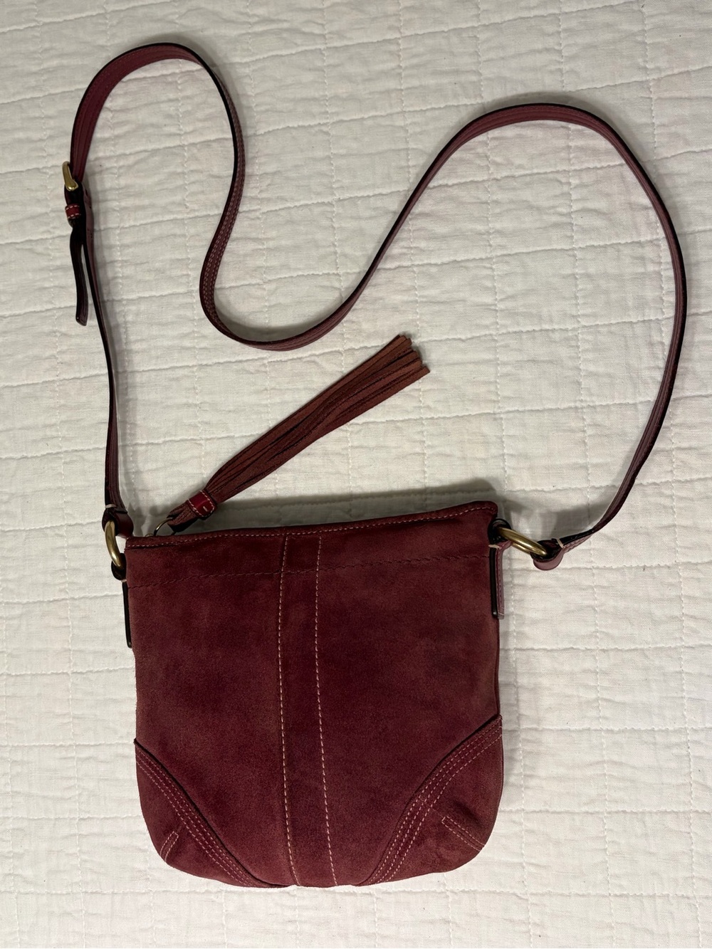 Vintage Coach Soho Suede Swing Pack Crossbody Bag in Wine/Burgundy Color - Picture 6 of 16